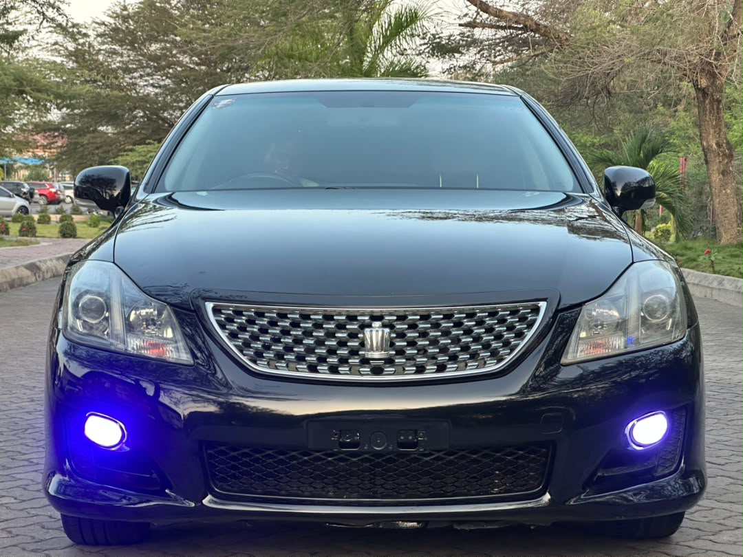 TOYOTA CROWN ATHLETES NEW
